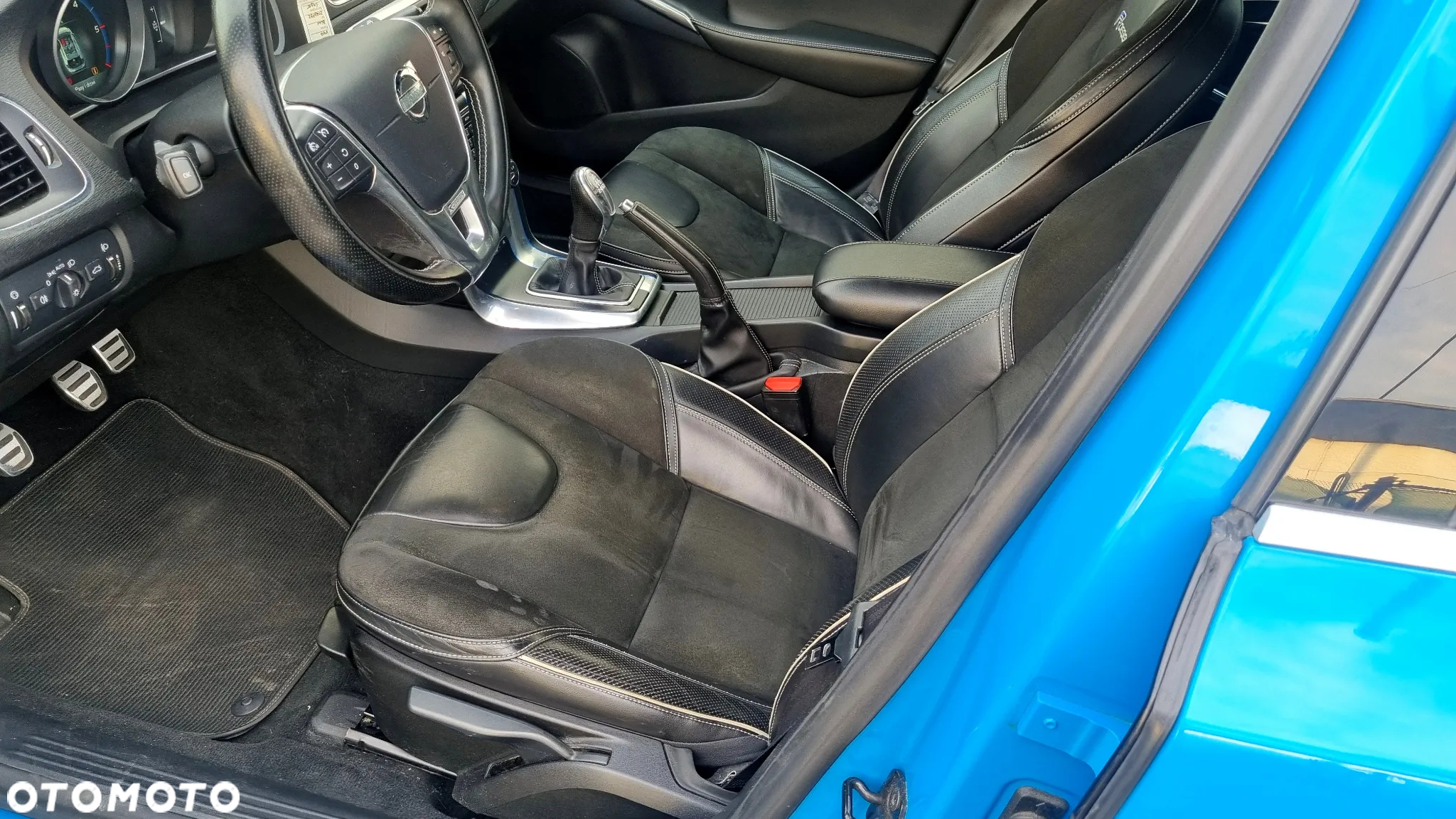 Volvo V40 D3 R-Design Momentum - 18
