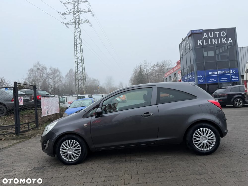Opel Corsa 1.4 16V Cosmo - 5