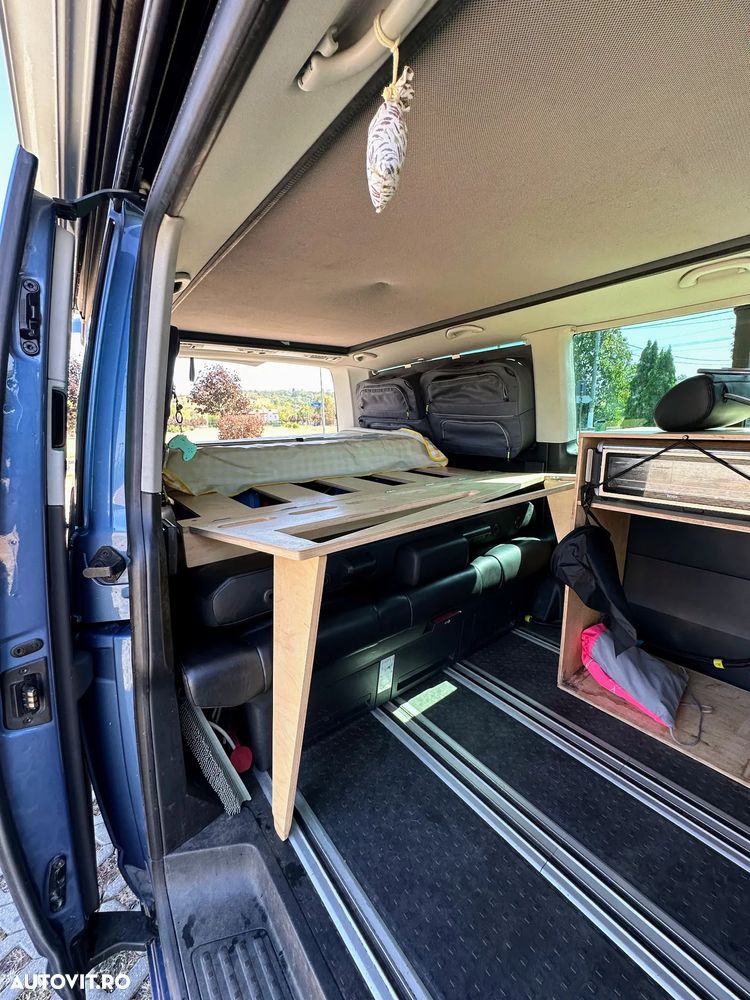 Volkswagen Multivan - 24