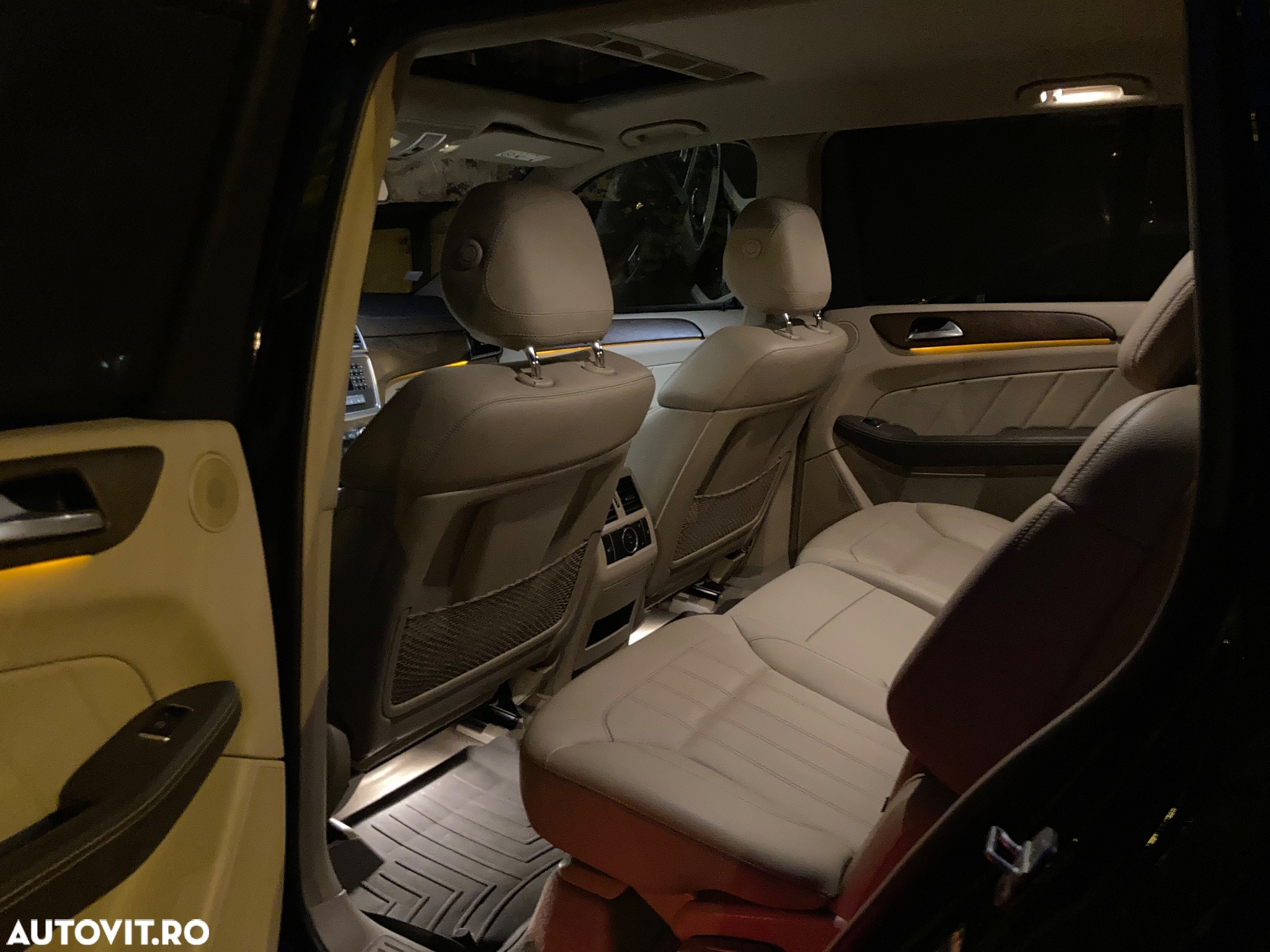 Mercedes-Benz GL 350 BlueTEC 4Matic 7G-TRONIC - 37