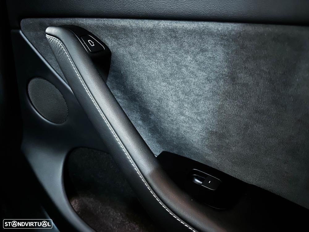 Tesla Model Y Long Range Dual Motor AWD - 29