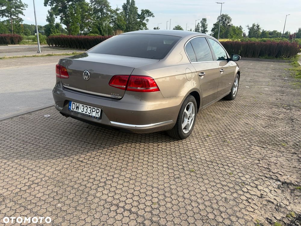 Volkswagen Passat 2.0 TDI Comfortline - 10