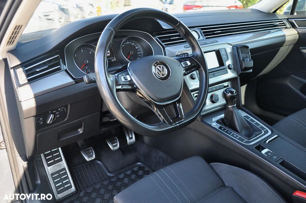 Volkswagen Passat 2.0 TDI (BlueMotion Technology) Trendline - 12