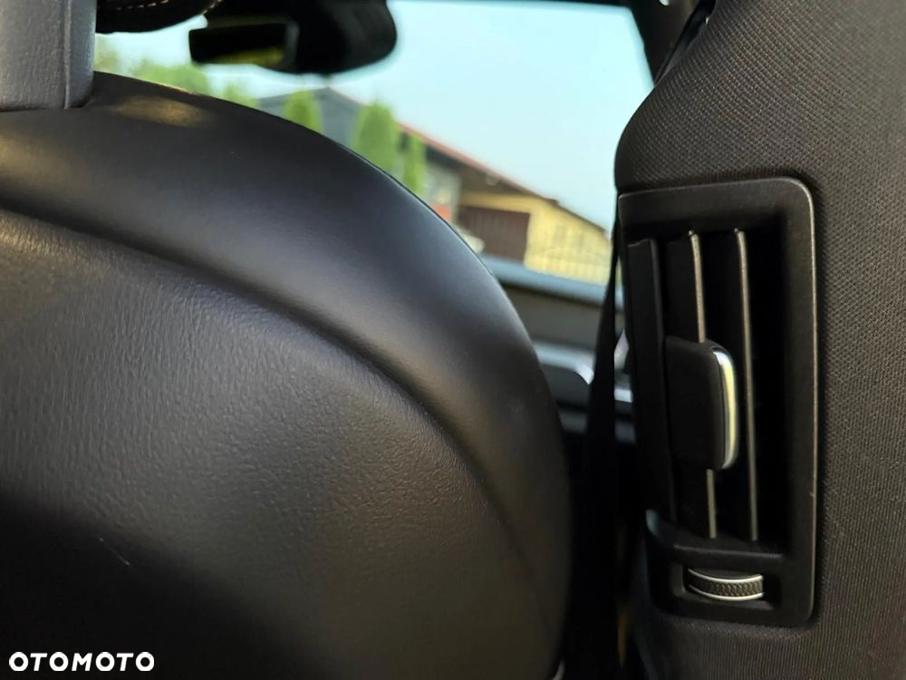 Volvo XC 60 D4 AWD R-Design - 33