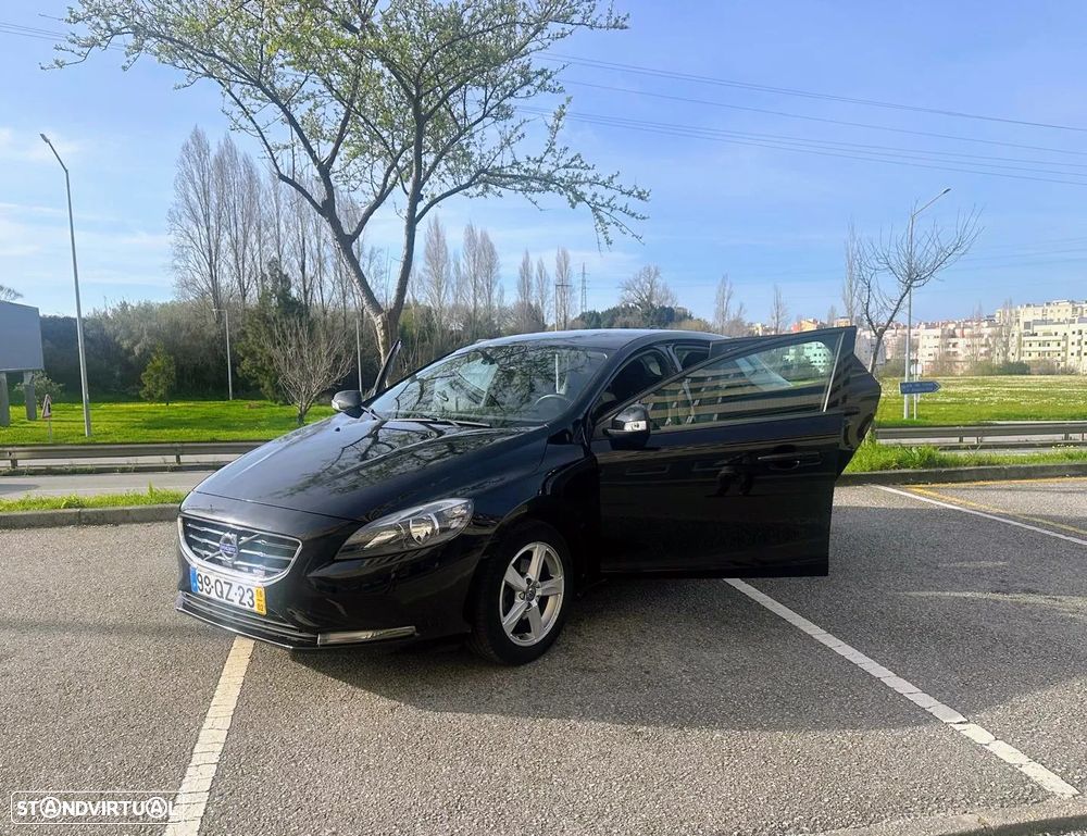 Volvo V40 2.0 D2 Momentum - 4