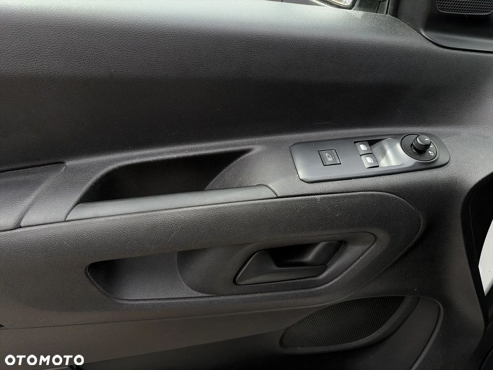 Opel COMBO XL ESSENTIA L2 VAN 1,5 CDTI 131KM_SalonPL_F-VAT23 - 12