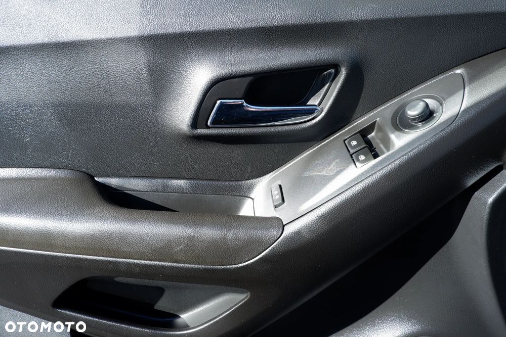 Chevrolet Trax 1.6 LS - 22