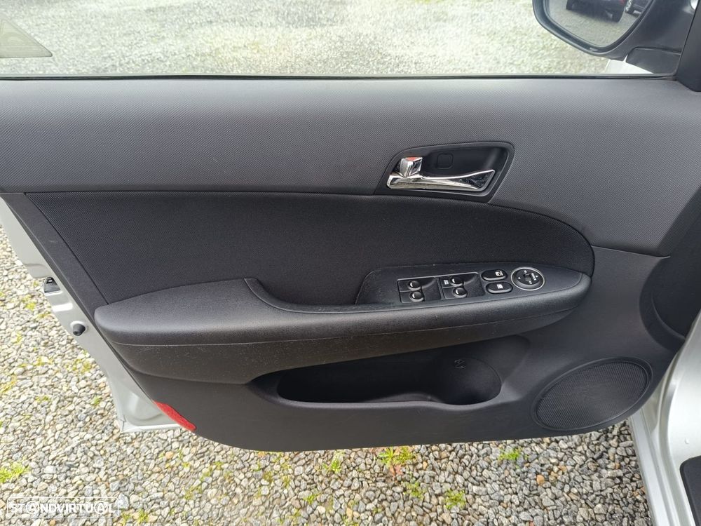 Hyundai i30 1.6 CRDI Classic - 4