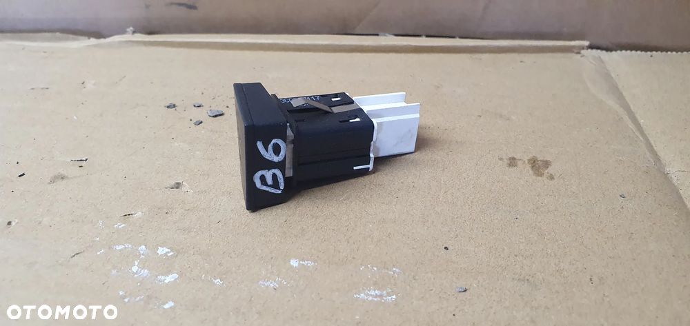 Przełącznik włącznik ESP VW Passat B6 3C0927117 - 3