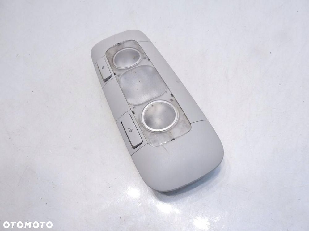 LAMPKA OŚWIETLENIE WNĘTRZA TYŁ VW GOLF V 1K0947291 - 6