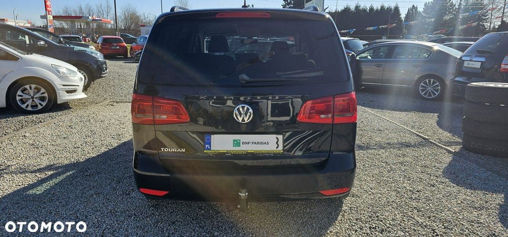 Volkswagen Touran - 10