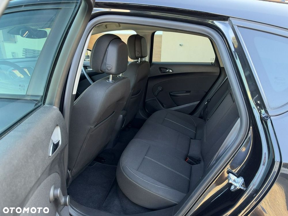 Opel Astra 1.4 Turbo - 22