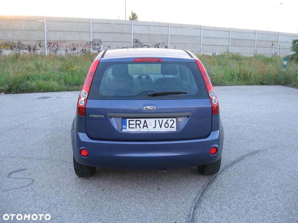 Ford Fiesta 1.3 Ambiente - 4