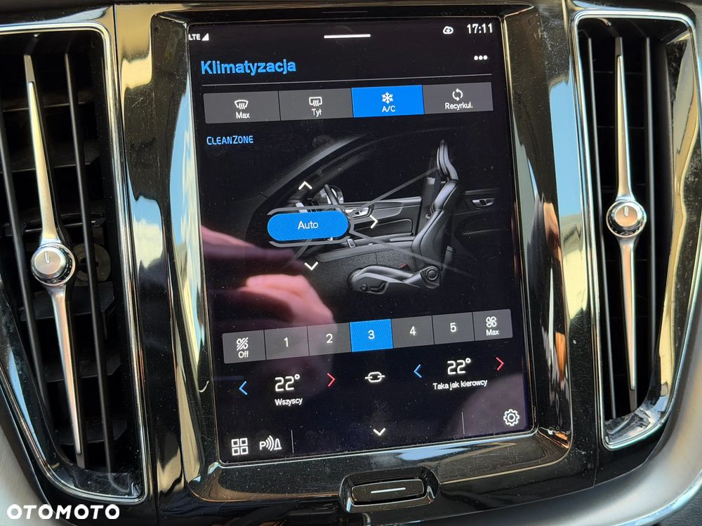 Volvo XC 60 B4 B Momentum - 32