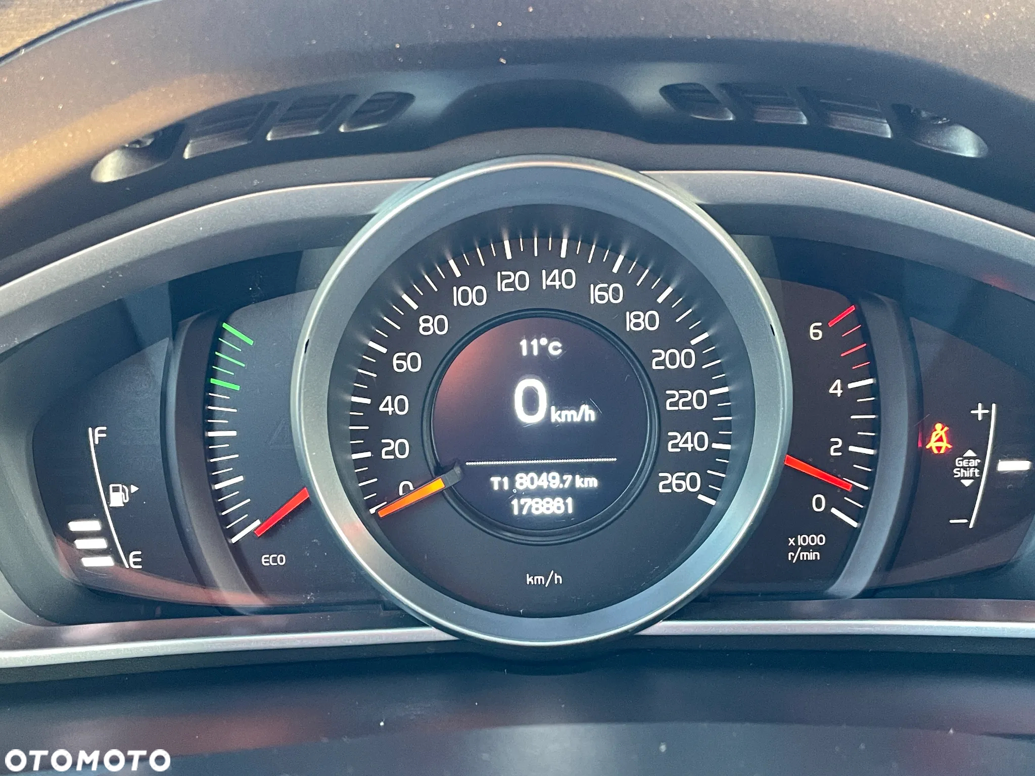 Volvo V40 D3 Kinetic - 24