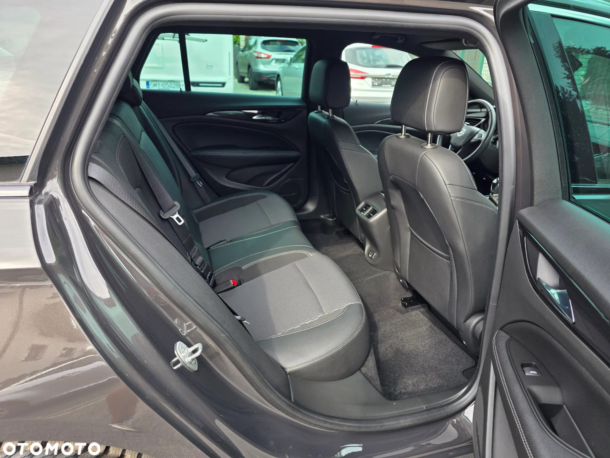 Opel Insignia Sports Tourer 2.0 Diesel Business Edition - 11