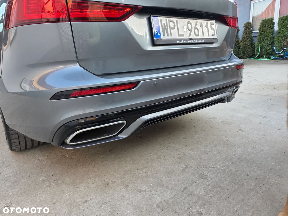 Volvo V60 D4 R-Design - 23