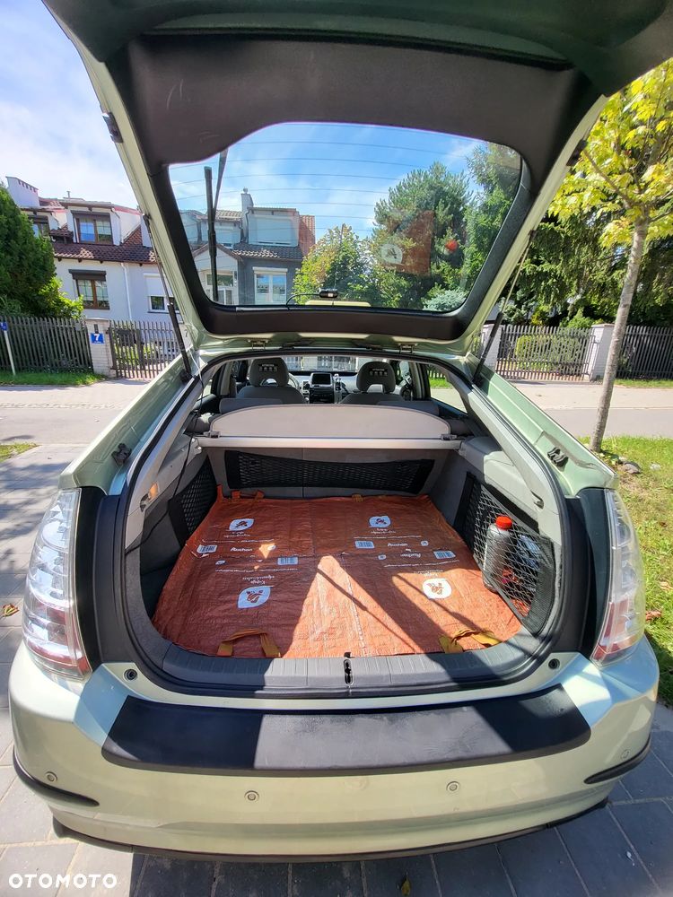 Toyota Prius - 5