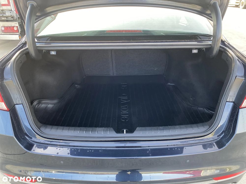 Kia Optima 2.0 L - 17