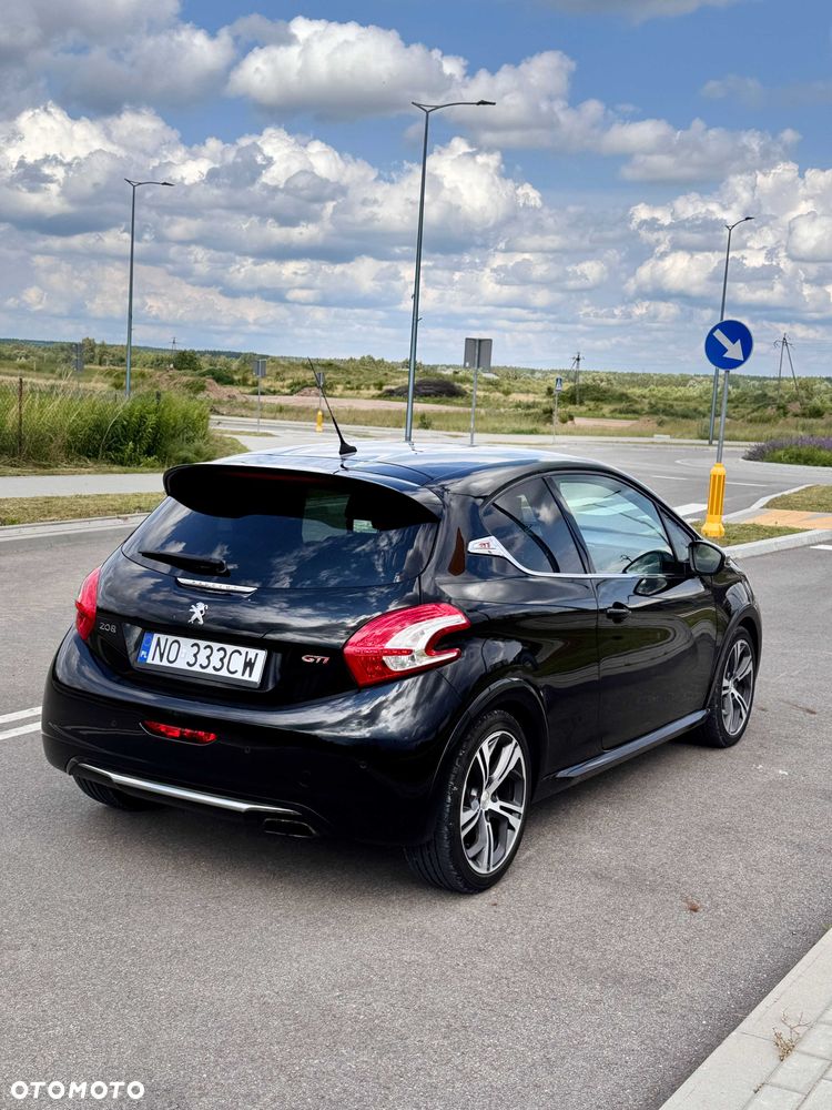 Peugeot 208 - 7