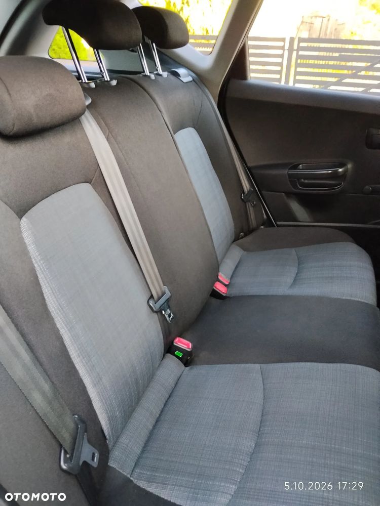 Kia Ceed - 8