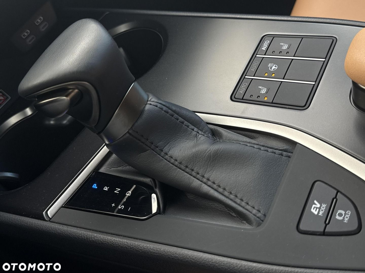 Lexus UX 250h GPF F Sport Design 2WD - 19