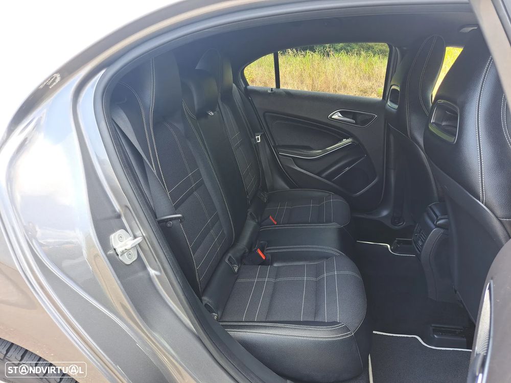 Mercedes-Benz A 180 d BlueEFFICIENCY Edition - 29