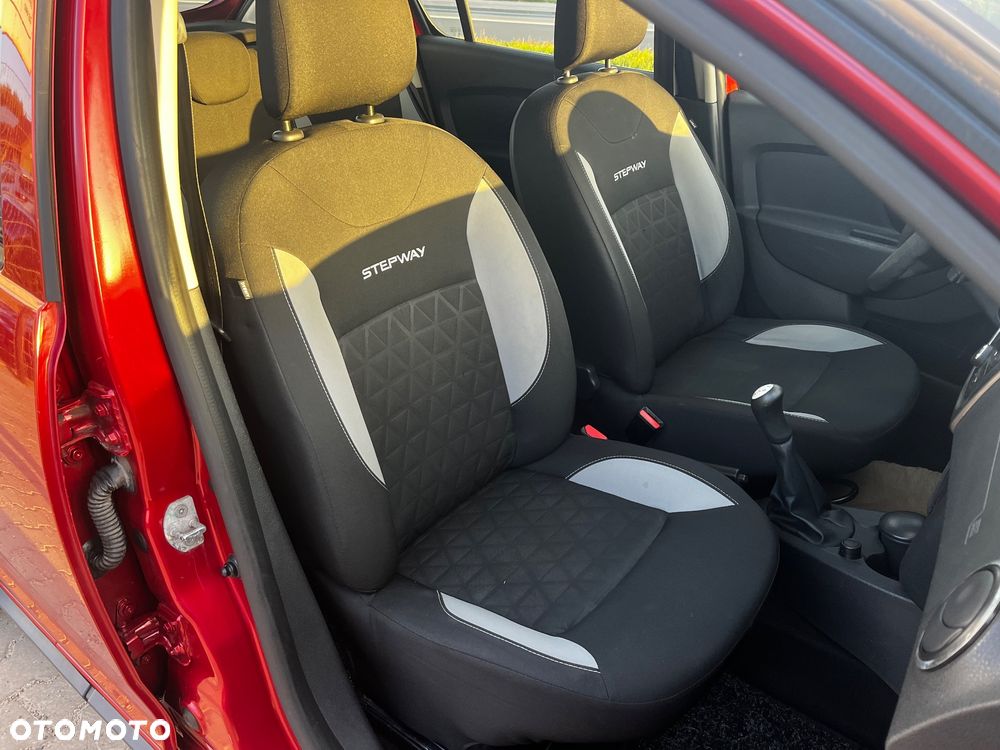 Dacia Sandero 0.9 TCe SL Celebration - 19