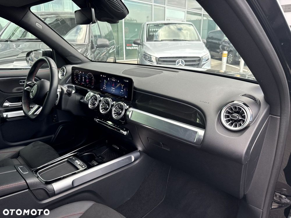 Mercedes-Benz GLB - 17