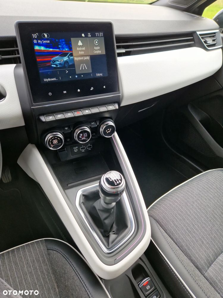 Renault Clio - 17