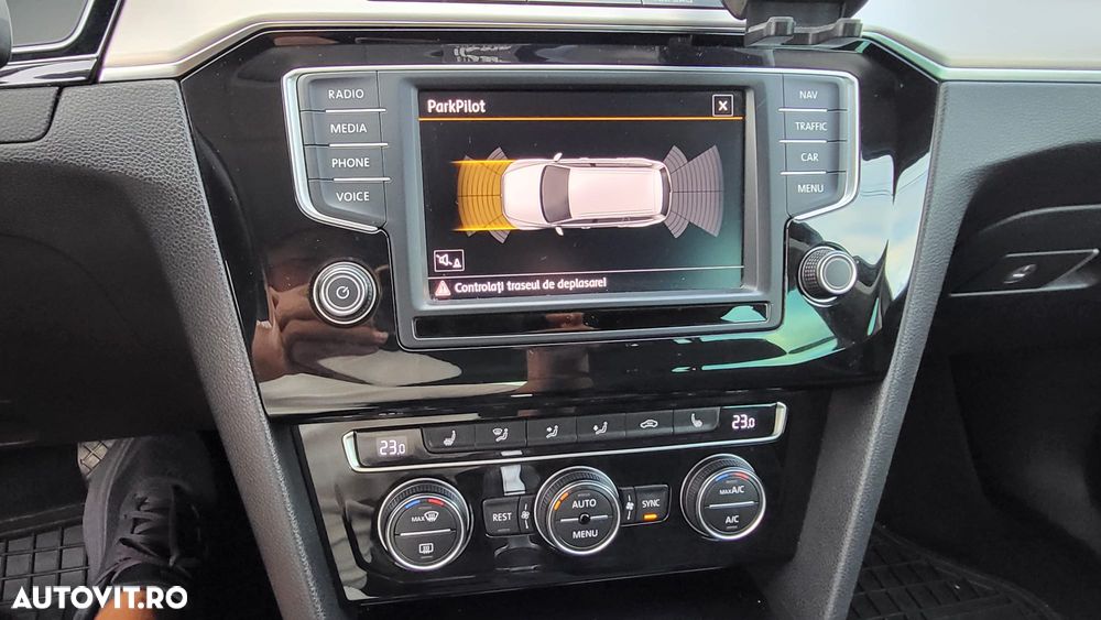 Volkswagen Passat - 15
