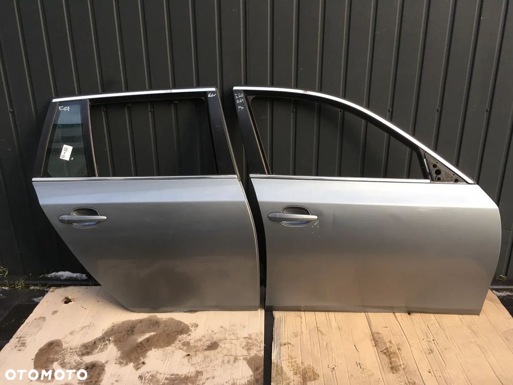 DRZWI PRAWY PRZÓD TYŁ BMW 5 E60 E61 - 1