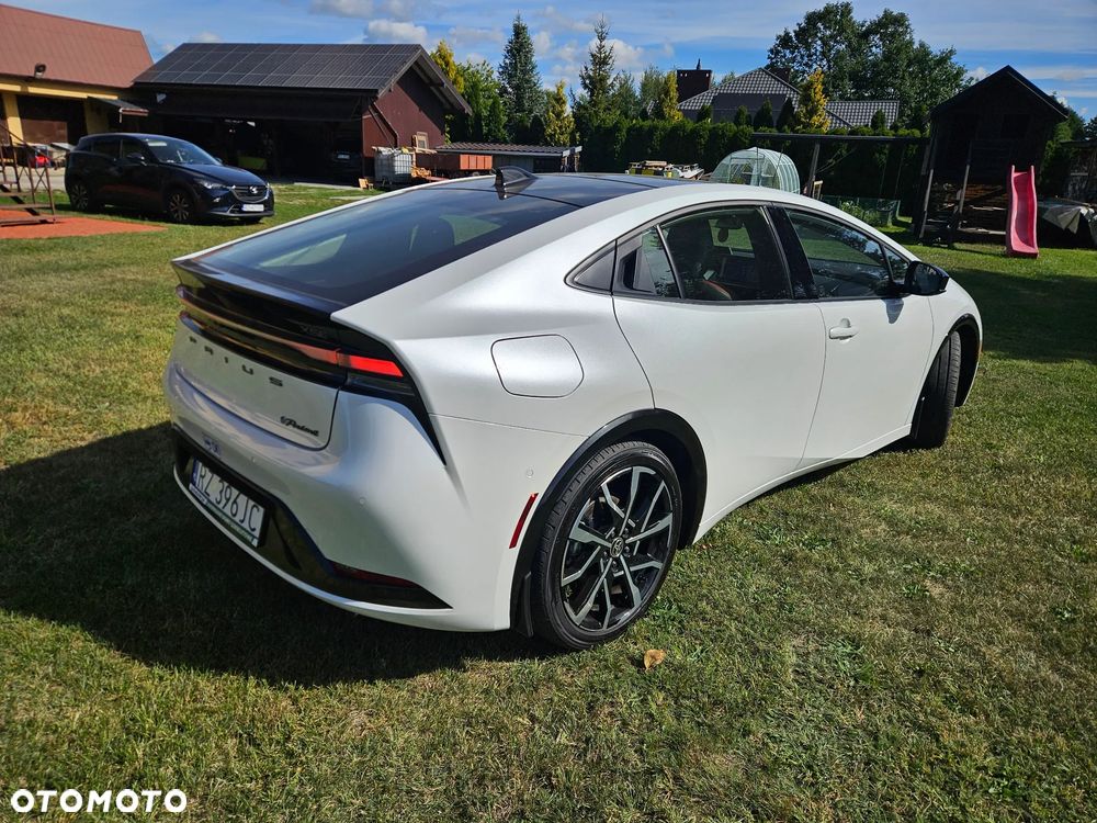 Toyota Prius Hybrid - 3