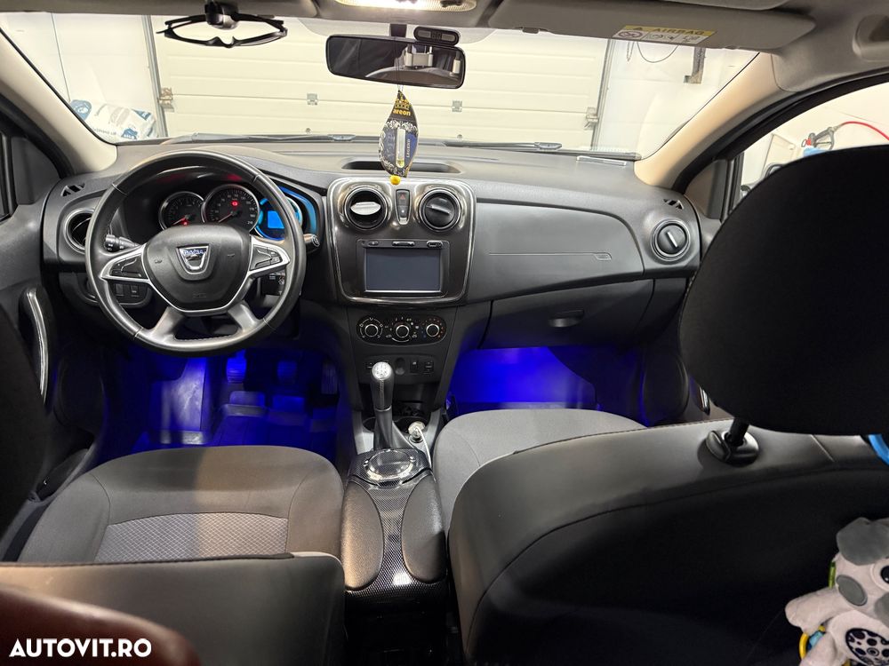 Dacia Sandero 0.9 90CP Laureate - 11
