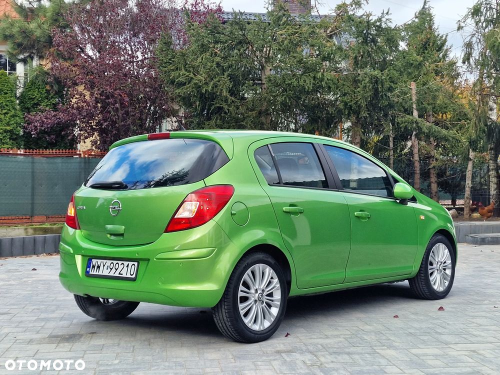 Opel Corsa 1.4 16V Cosmo - 33