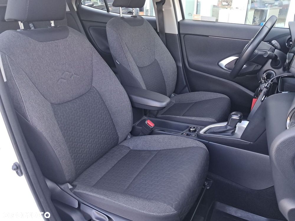Toyota Yaris Cross Hybrid 1.5 Comfort 4x4 - 12