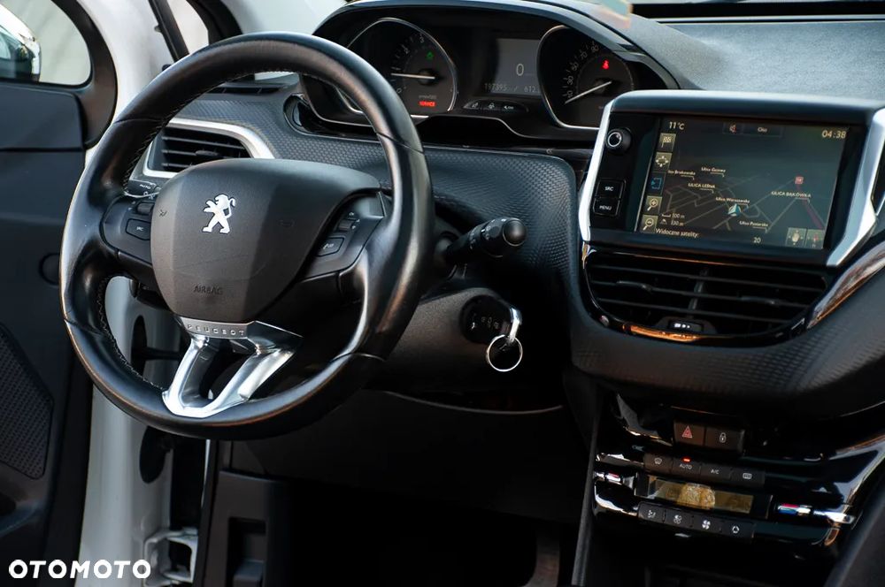 Peugeot 208 PureTech 110 Stop & Start Tech Edition - 17