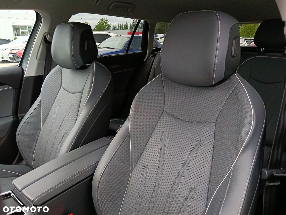 Volkswagen Passat - 11