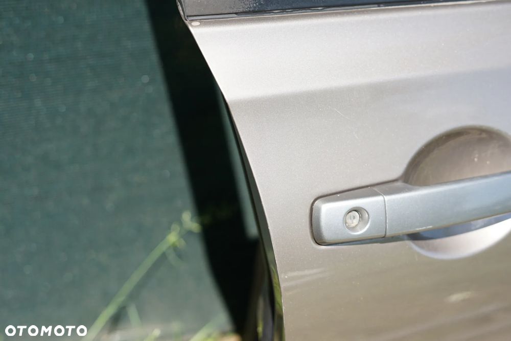 Drzwi przód przednie prawe Nissan Qashqai I J10 C30G - 3