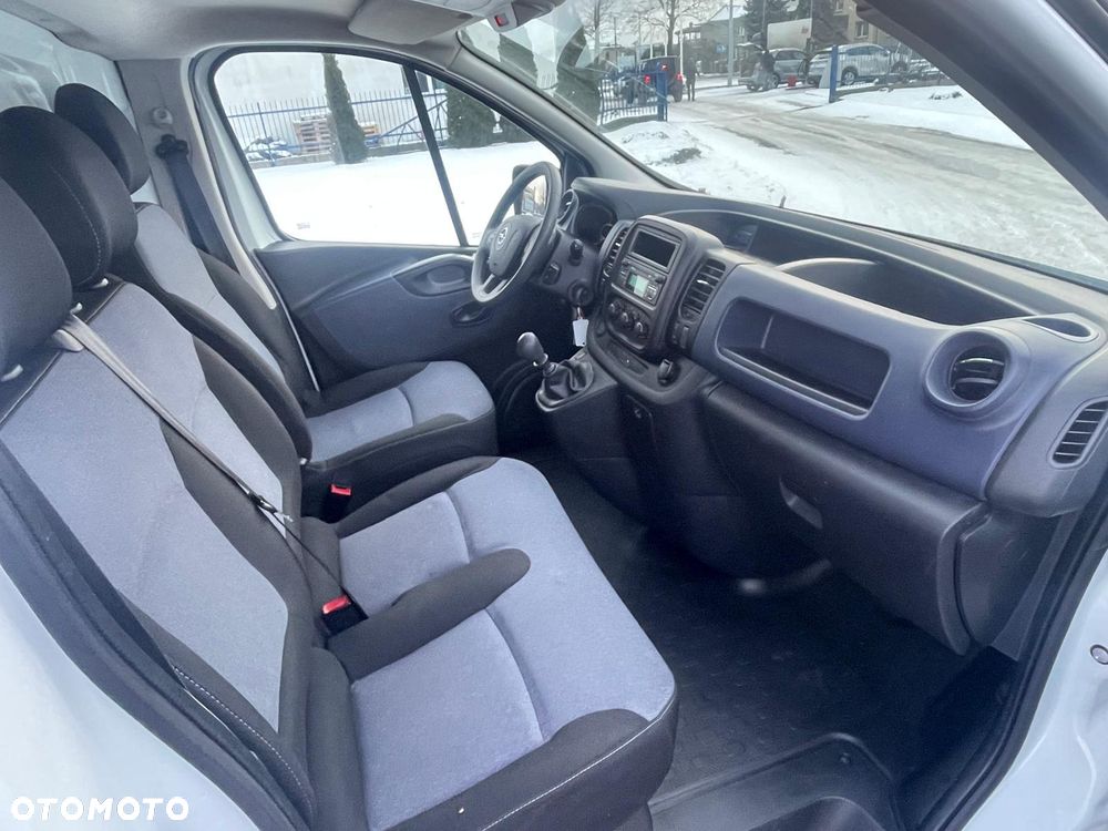 Opel Vivaro - 11