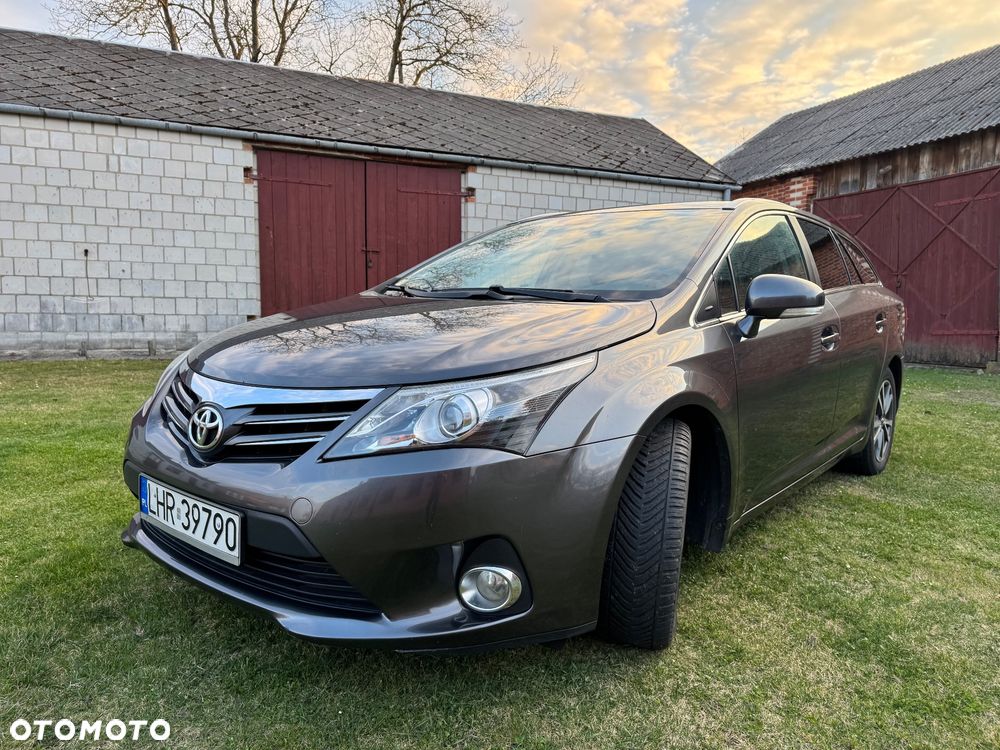 Toyota Avensis 2.0 D-4D - 13