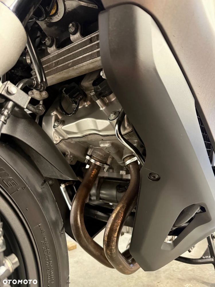 Honda VFR - 24