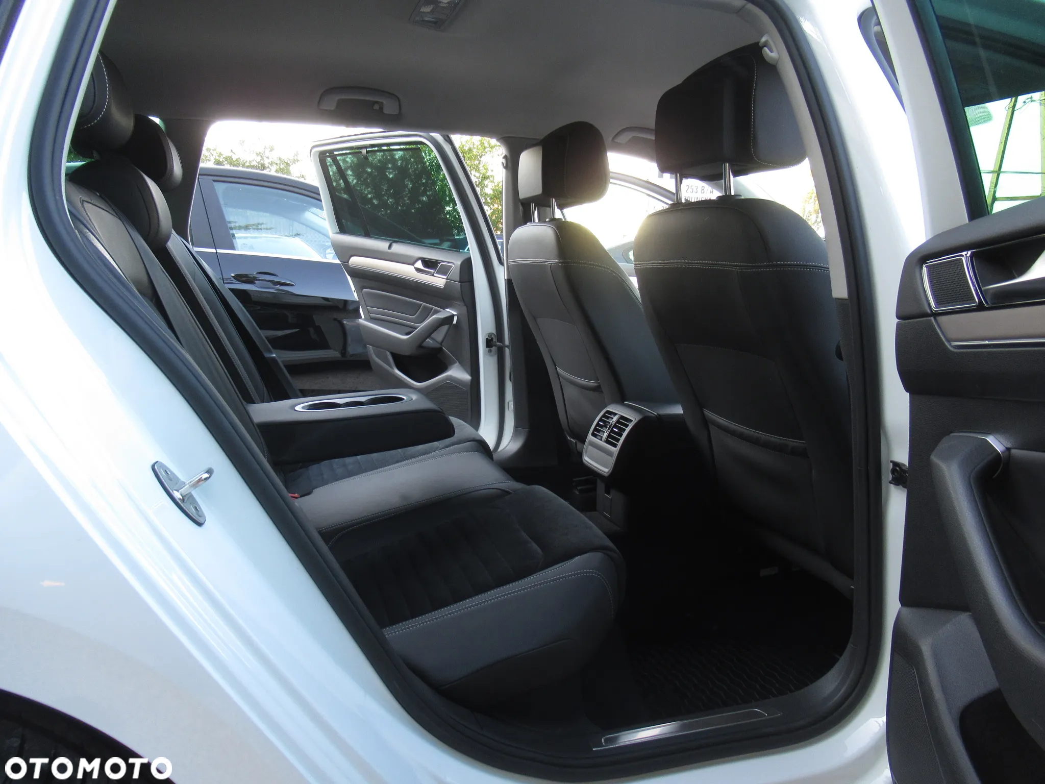 Volkswagen Passat 2.0 TDI EVO Elegance DSG - 10
