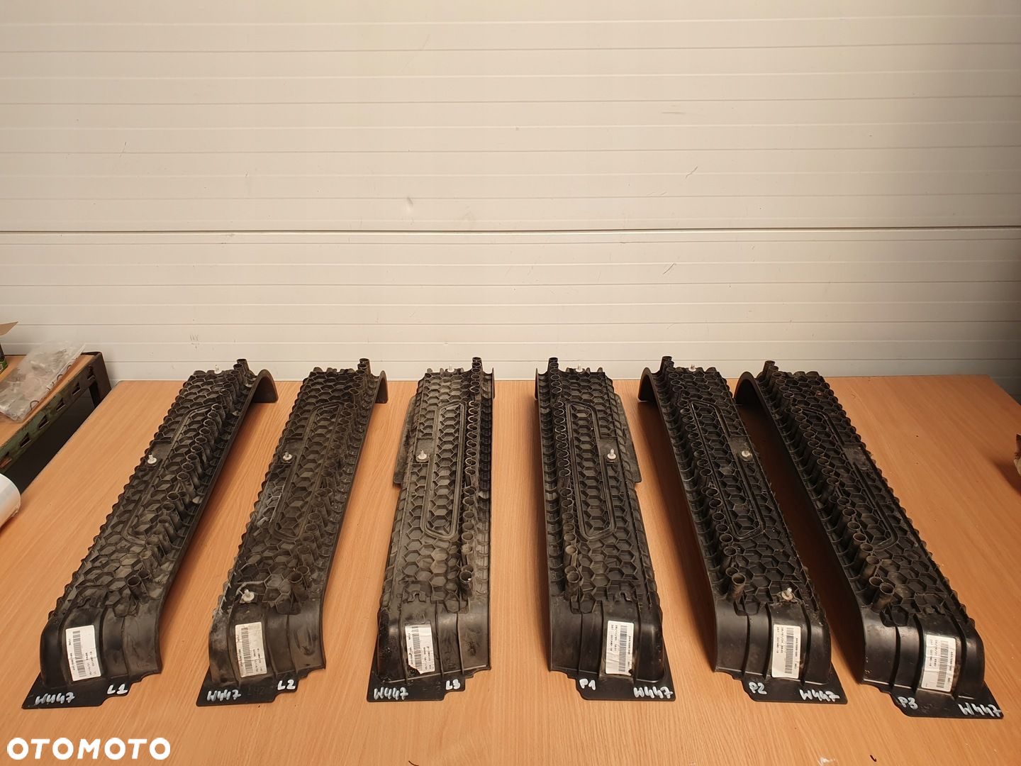 STOPIEŃ PRÓG PRAWY LEWY MERCEDES VITO W447 A4476801605 A44776801506 - 2
