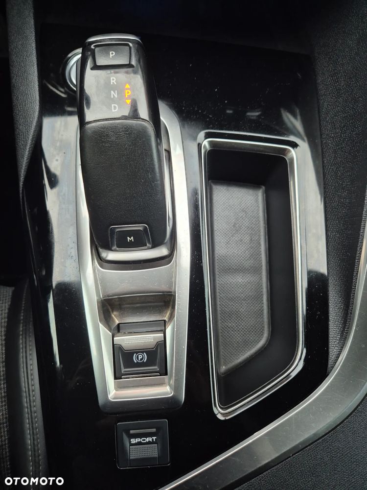 Peugeot 5008 1.6 BlueHDI Allure S&S EAT6 - 13