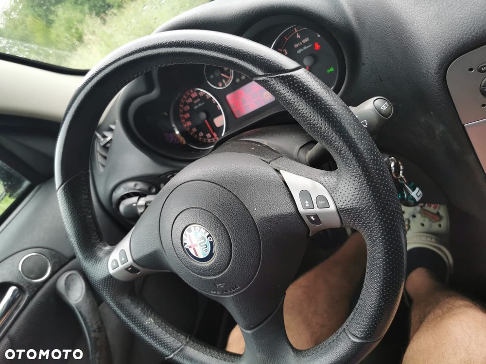 Alfa Romeo 147 1.9 JTDM 8V - 26