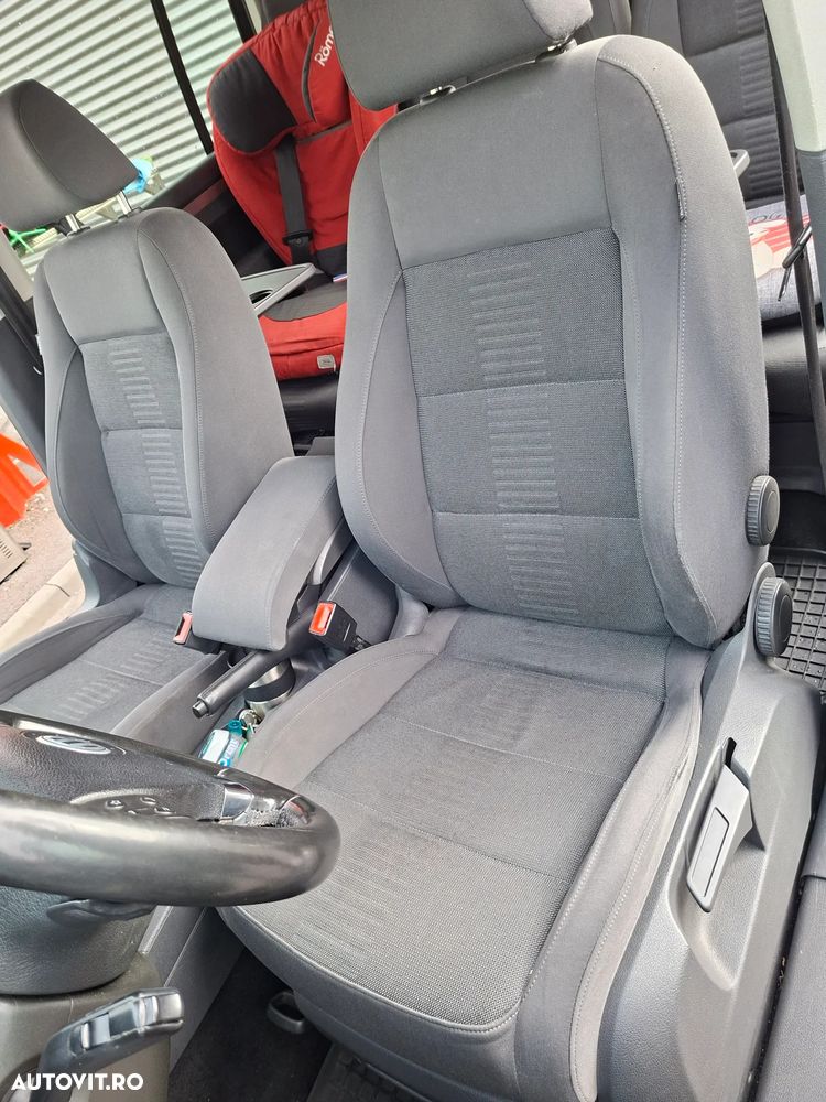 Volkswagen Touran 2.0 TDI DPF DSG Highline - 32