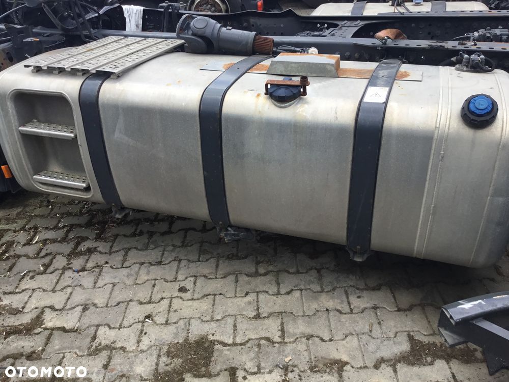 Zbiornik paliwa mercedes actros mp4 mp5 880 litrów - 1