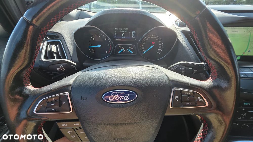 Ford Kuga 2.0 TDCi AWD ST-Line - 14