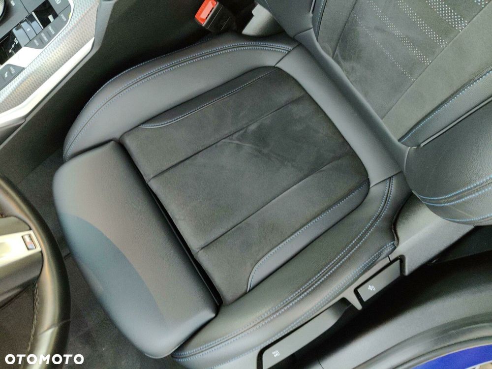 BMW Seria 3 320i M Sport - 13